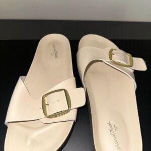 Universal Thread Cream Slide Sandals with Gold Buckle